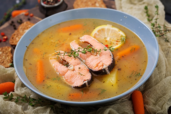 salmon fish soup with vegetables in bowl - Суп рыбный с горбушей (школьное питание)