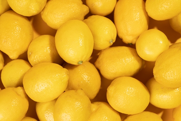 close up bunch of raw lemons - Солёные лимоны