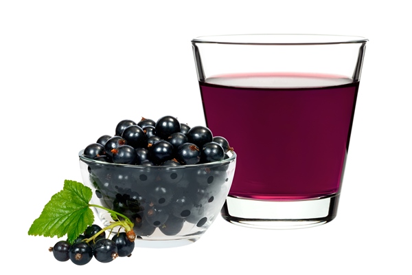 currant drink in a glass with berries currants on a white background - Компот из смородины (школьное питание)