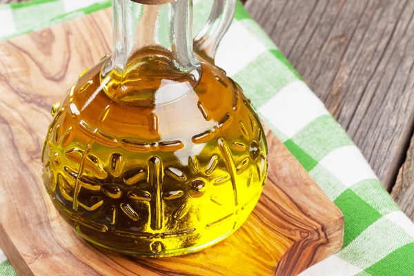olive oil bottle - Шупфнудель (картофельные пальчики)