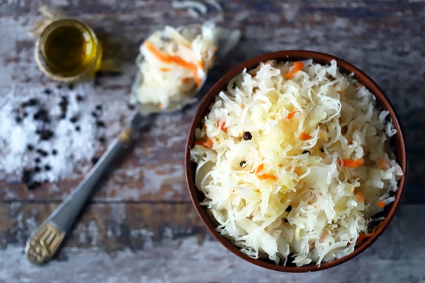 sauerkraut in a bowl probiotics fermented foods - Суп-пюре из квашеной капусты