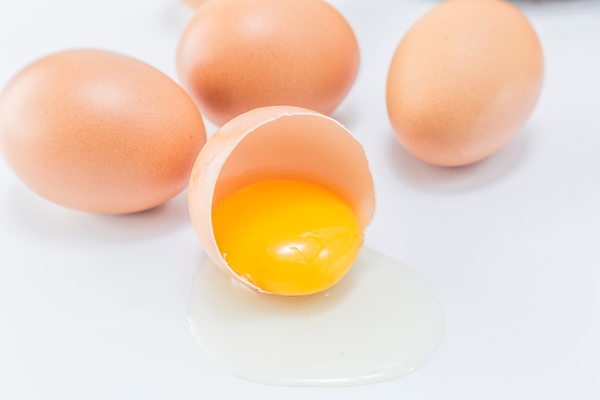 yellow fragile ingredient yolk light - Ягодное заварное суфле по-русски