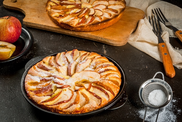 apple pie portioned cast iron frying pan - Шарлотка простая