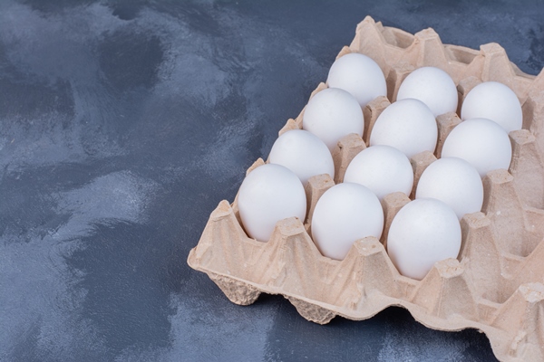 chicken eggs in a cardboard tray - Хозяйке на заметку: словарь кондитера