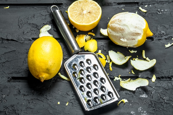 fresh lemon zest with grater - Бланманже