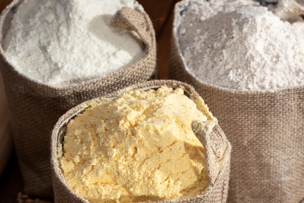 ingredient bags full of flour - Библия о пище: как пекли хлеб во времена Авраама