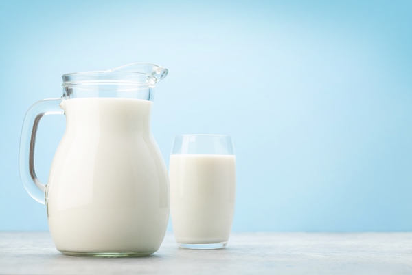 milk jug and glass - Картофельная запеканка в мультиварке