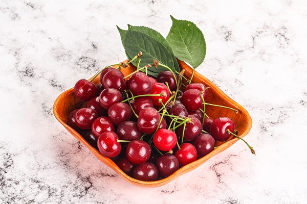 ripe sweet juicy cherry heap - Желе из каркаде с ягодами
