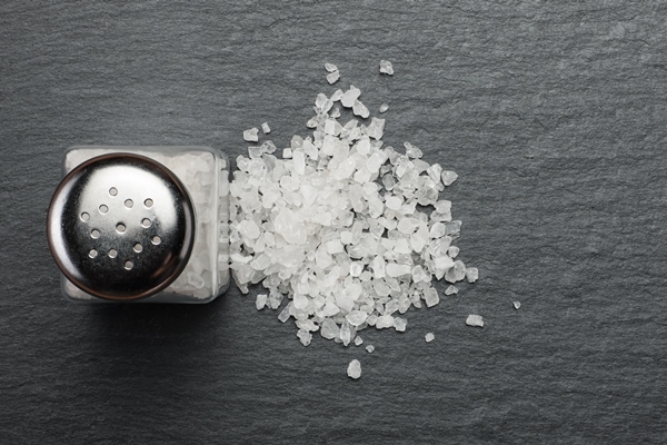 salt shaker with white salt black stone - Вафли из дрожжевого теста