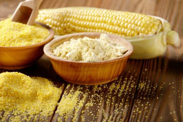 bowl corn grits corncob corn flour kitchen table - Банановые оладьи на аквафабе, постный стол