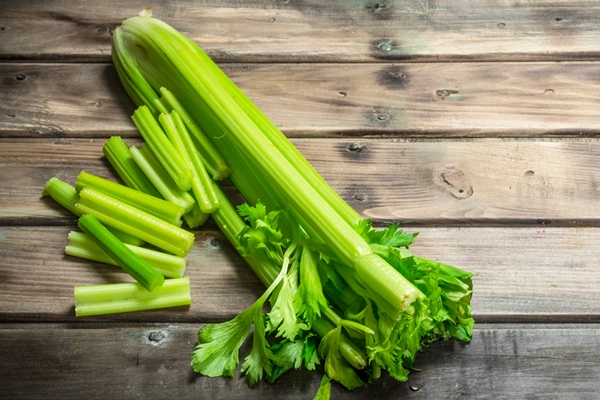 fresh juicy celery - Рыба с сельдереем
