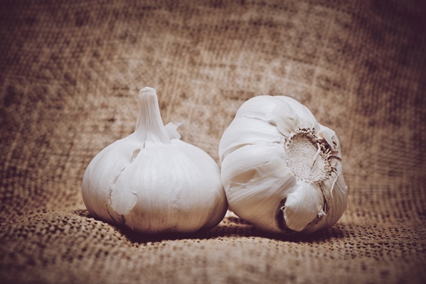 garlic burlap background - Маринованная капуста по-петровски