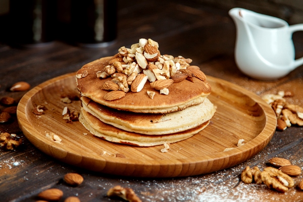 pancakes topped with mixed nuts - Блины, блинцы, блинчики!