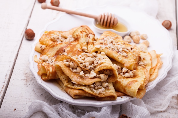 pancakes with nuts honey 2 - Начинка для блинчиков со сгущёнкой и творогом