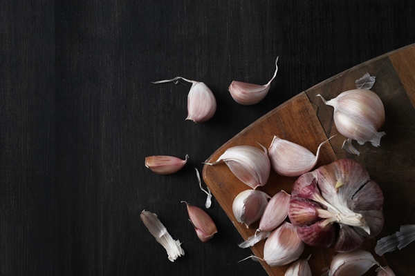 raw garlic - Котлеты из нута