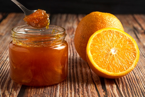 yellow oranges with jar confiture - Пончики дрожжевые с начинкой