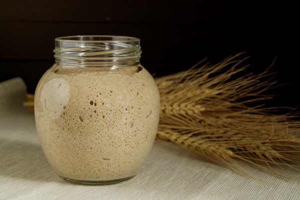 active rye sourdough glass jar homemade bread - Хлеб с чагой