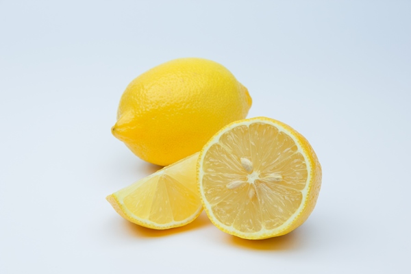 fresh ripe lemons - Гороховый суп с лимоном и гренками