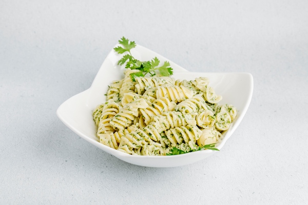 italian pasta with green herbs white bowl - Макароны с маслом и чесноком, постный стол