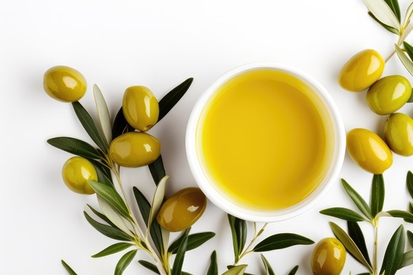 olive oil bowl white background - Соус из сухарей и орехов
