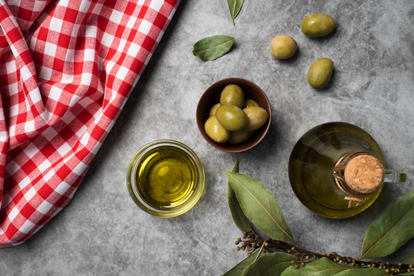 top view variety organic olives table - Рыбная похлёбка по-монастырски