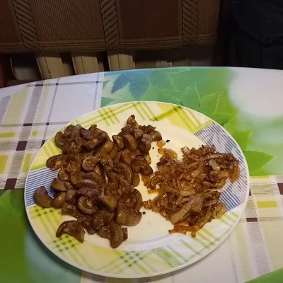 Говяжьи почки жареные с луком