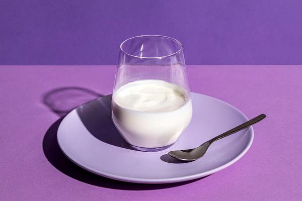 delicious yogurt concept plate - Творожная запеканка с киноа