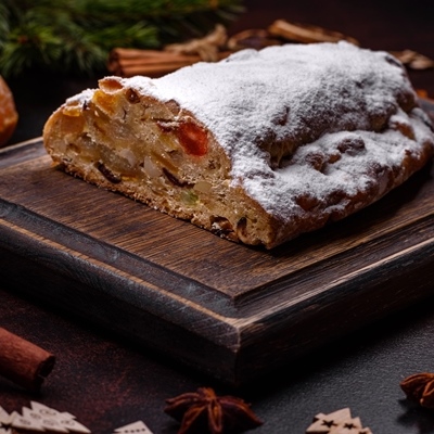 Постный ореховый штоллен