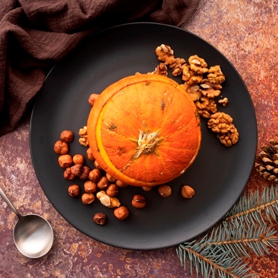 Тыква, фаршированная рисом и яблоками