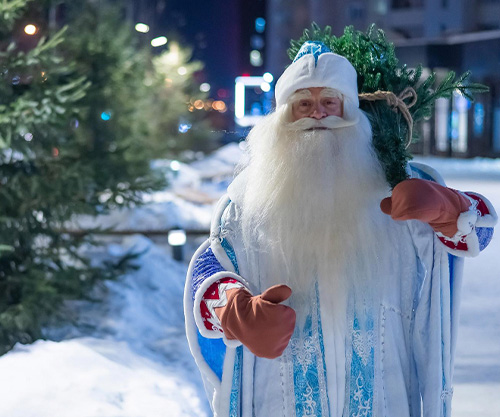 Об опасности суеверий от Деда Мороза предупреждает священник