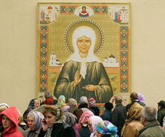 Канонизация снизу: два жития Матроны Московской