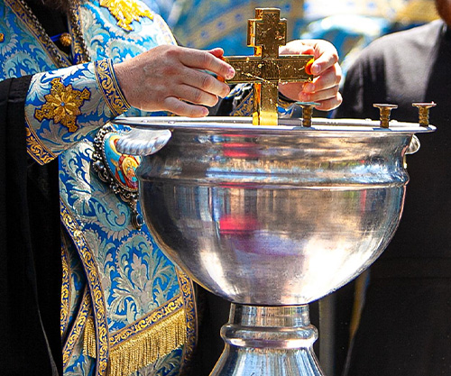 Святая вода: церковные традиции и околоцерковные суеверия