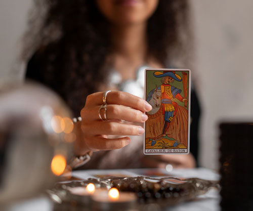 Кто стоит за картами Таро?