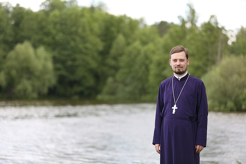 С 10 лет хотел стать священником
