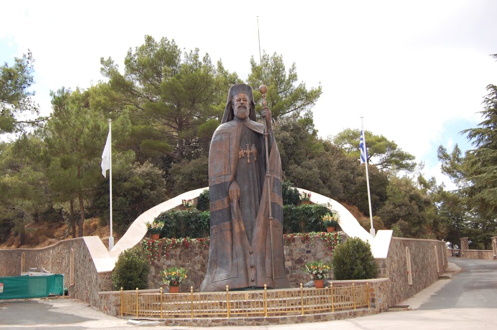 mountain cyprus 9 lg - Статуя, скульптура