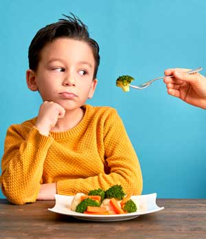 Не хочу и не буду: ребенок плохо ест, что делать?