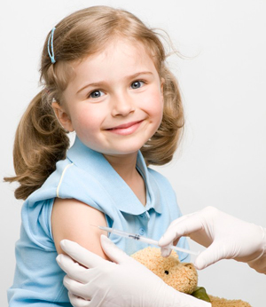 Отказ от вакцинации детей хотят сделать наказуемым
